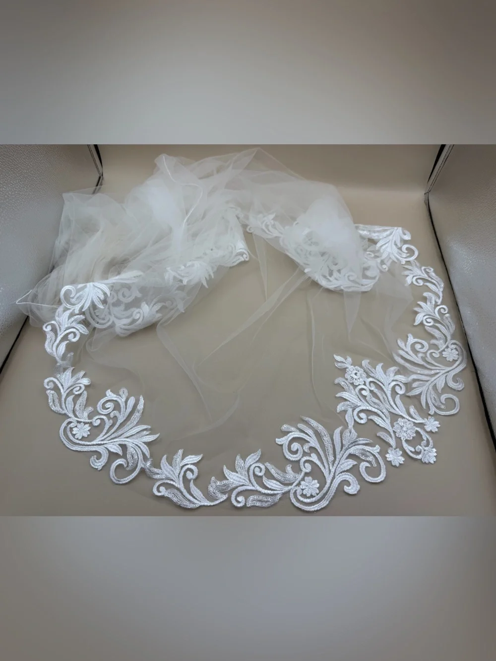 Giselle Bridal Wedding Veil Ivory Embroidered Lace Edge Comb Style SP459 NWT